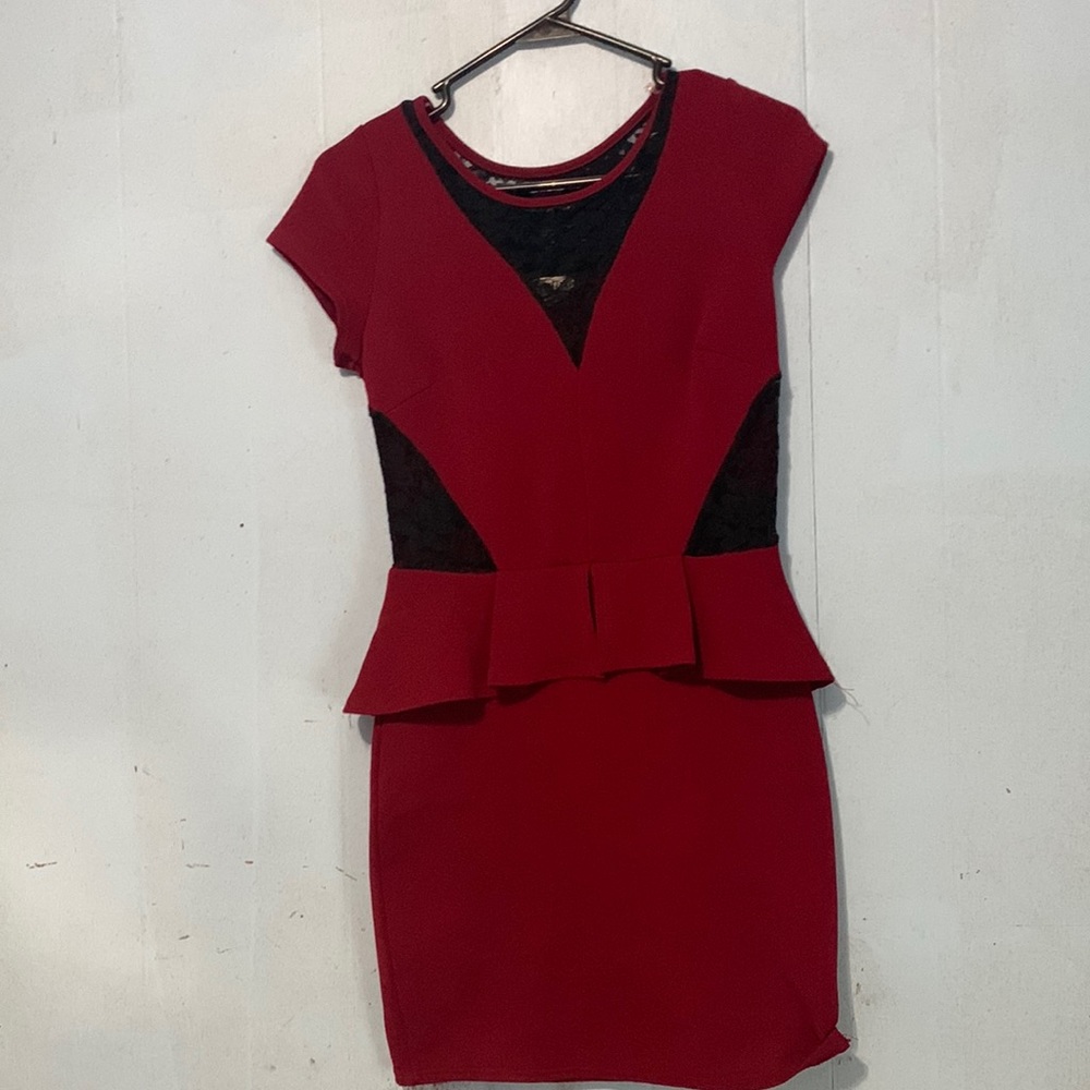 Fitted dress, makes your body look amazing. From Solar Collection